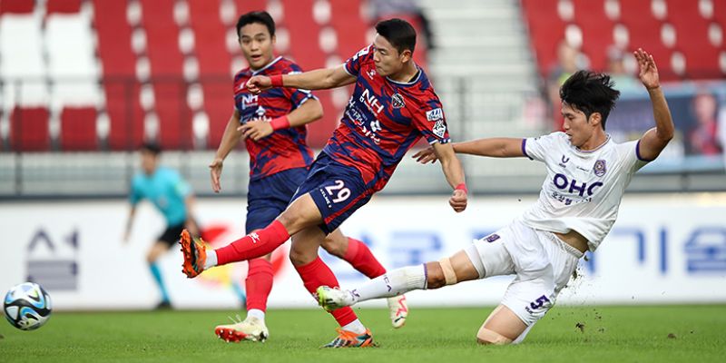 Soi kèo Gimcheon Sangmu vs Jeju SK, 17h00 ngày 26/07 dự đoán kết quả VĐQG Hàn Quốc
